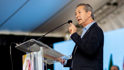 Neivor Canton destacou que há 55 anos o cooperativismo transforma a vida de mais de 100 mil famílias no campo e na cidade. (Foto: MB Comunicação)