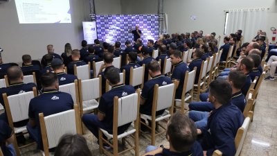 Diretor de administração Clovanir Ehlers realizou a apresentação do planejamento 2025
<br/>