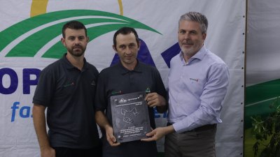 Até 800 matrizes, 3° lugar Joari Mattiello, supervisionado pelo técnico Rodrigo da Ross