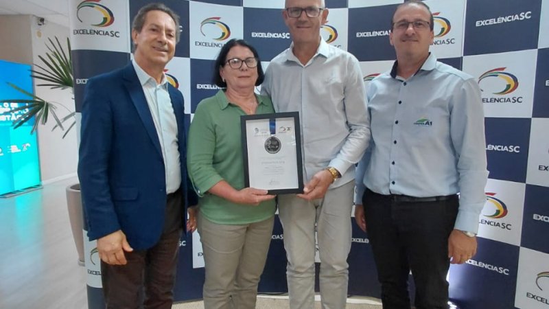 MELHOR DO ESTADO: Família Eyng recebe prêmio de Excelência SC 
