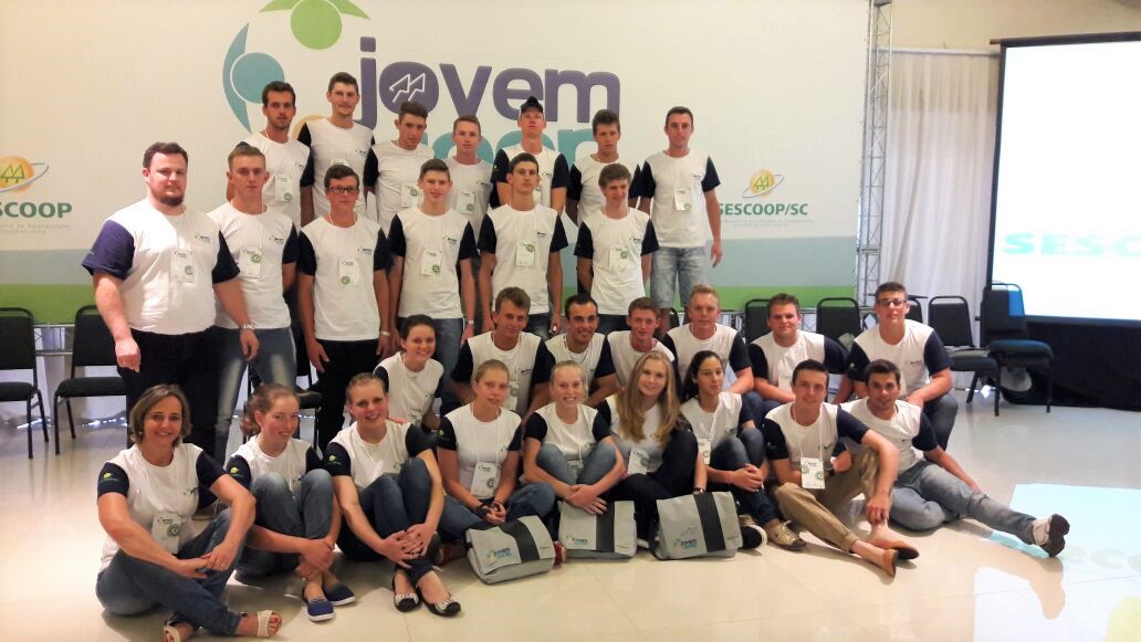 JOVEM COOPERATIVISTA: Comissão Juvenil da Cooper A1 participa do 1º Encontro Estadual do Jovemcoop