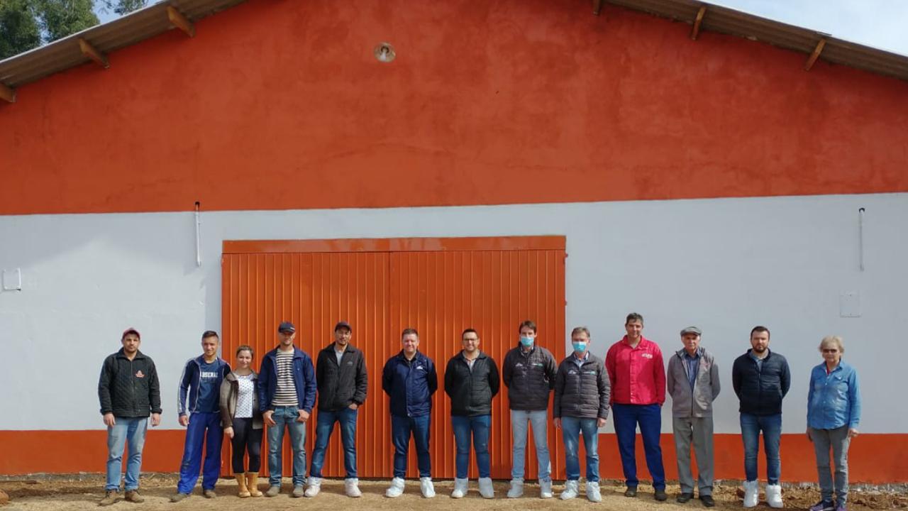 A Cooper A1 participa da entrega técnica de empreendimento Avícola