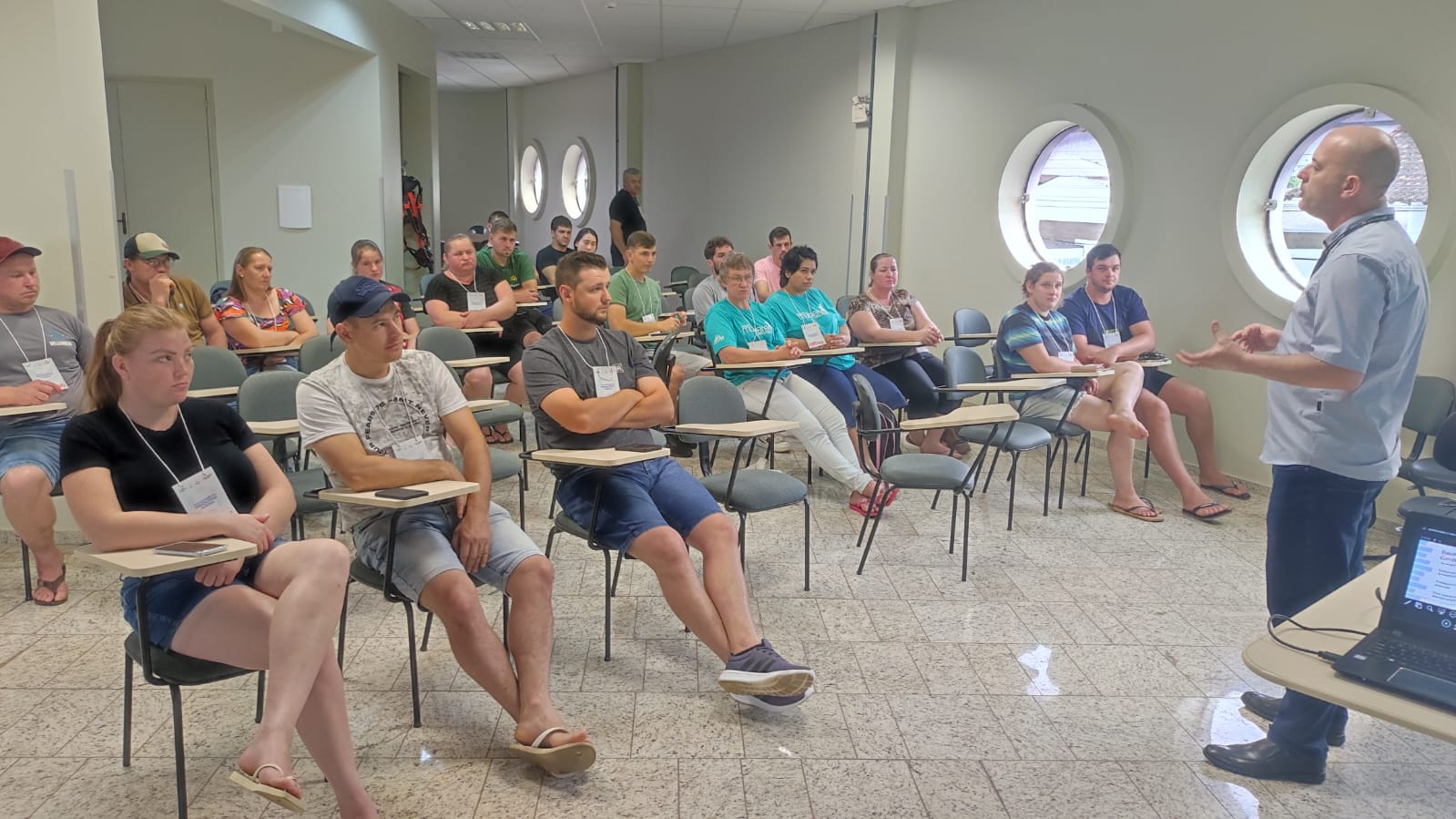 CONHECIMENTO: Cooperados de Mondaí e Riqueza iniciam programa de qualidade